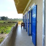 Traditional Greek House By The Casa vacanze