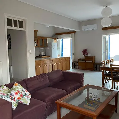 Traditional Greek House By The Holiday home *