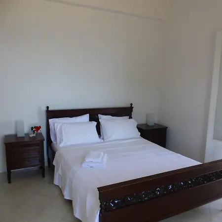 Traditional Greek House By The Ermioni