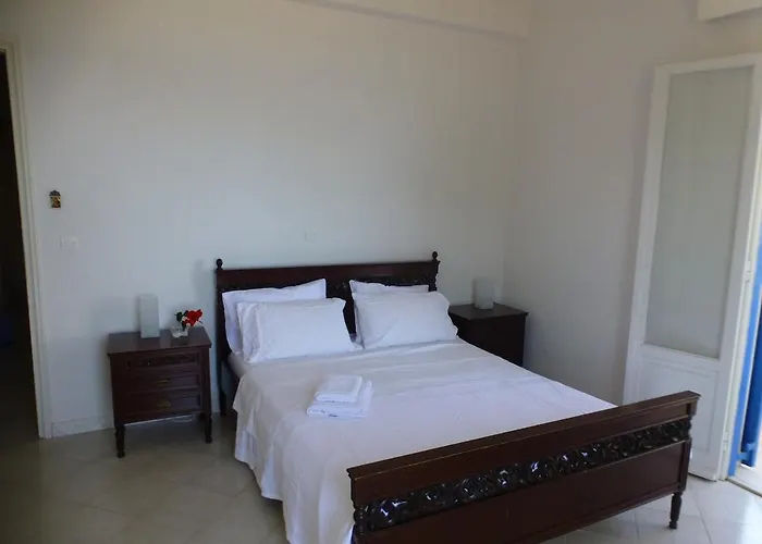 Traditional Greek House By The Ermioni