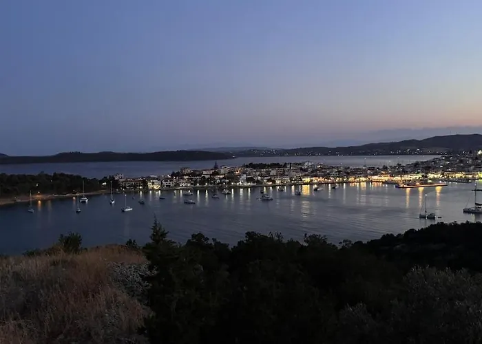 Traditional Greek House By The Ermioni