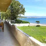 Traditional Greek House By The Nyaraló