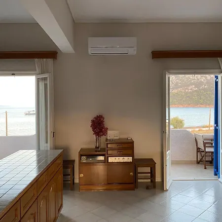 Feriehus Traditional Greek House By The