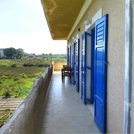 Traditional Greek House By The Holiday home