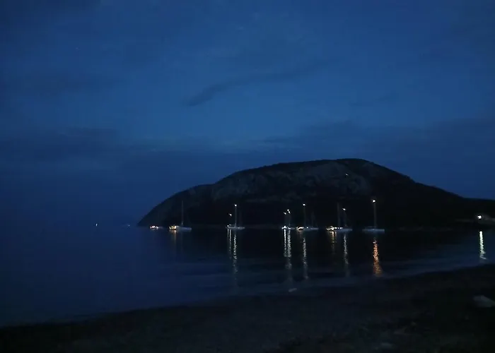 Feriehus Traditional Greek House By The